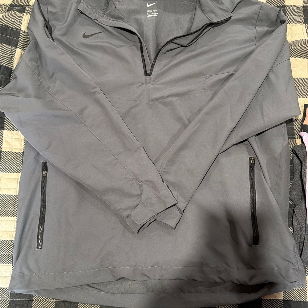 Nike Men's Charcoal Windbreaker